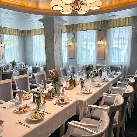 Hotel Family Lazur 3*